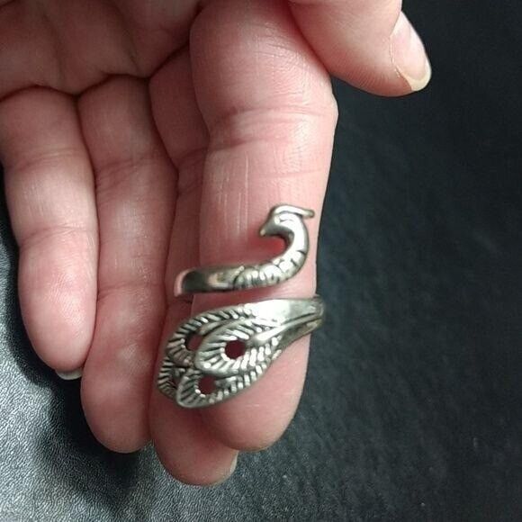 Silver tone peacock ring - Picture 6 of 6